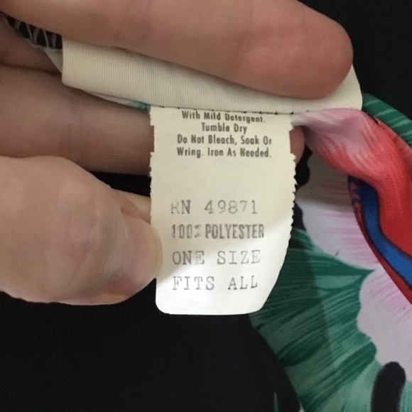 Vintage 60s 70s Helena’s Hawaiian Sarong Wrap Pareo Black w Red/Pink Hibiscus - Picture 8 of 10